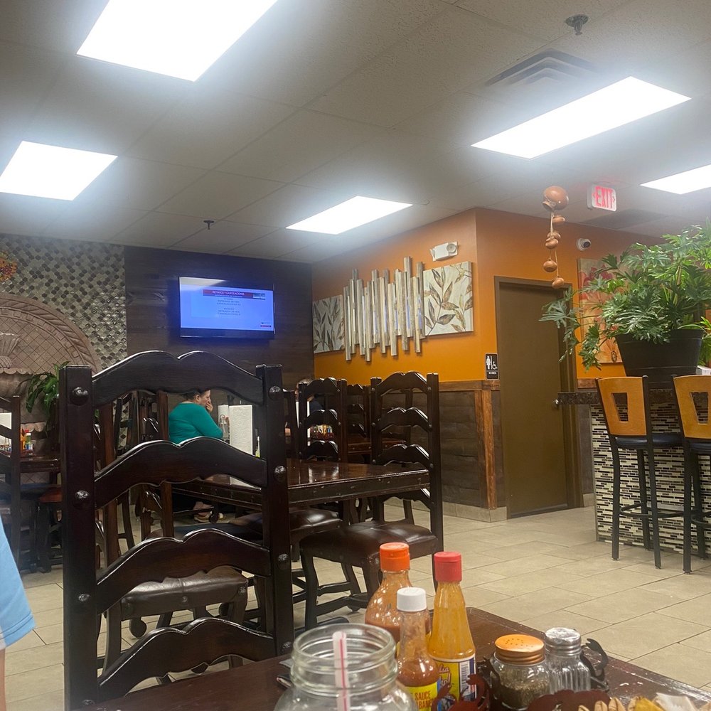 Amigas Restaurant - dining area - Mexican Near Me - Glendale Heights, Illinois Amigas Restaurant - dining area - Mexican Near Me - Glendale Heights, Illinois