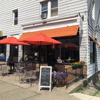 The Tasty Table - Peaceful seating area outside - American Near Me - Ossining, New York