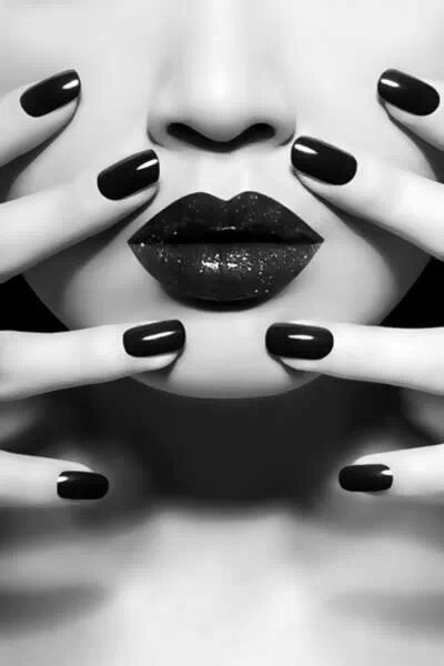 Nails By Madonna Logo