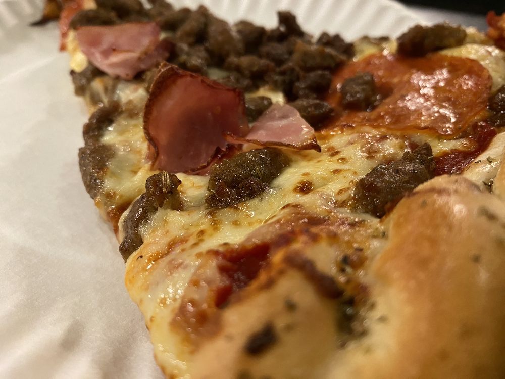 Matadors Pizzeria Logo