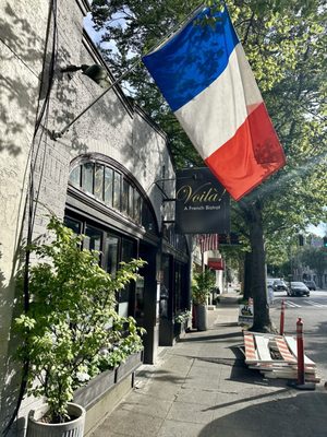 Voila! Bistrot by null