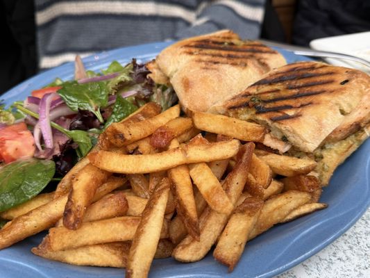 Utopia Cafe & Grill by null