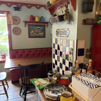 Little Falls Cafe - interior - Cafes Near Me - Falls Church, Virginia Little Falls Cafe - interior - Cafes Near Me - Falls Church, Virginia