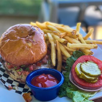 Joe's Farm Grill - Spicy Flamin Southwest Burger - American Near Me - Gilbert, Arizona
