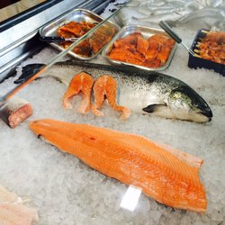 Fehmarnsches Fischlädchen - Seht ihr die leckeren Lachssteaks? Meine!