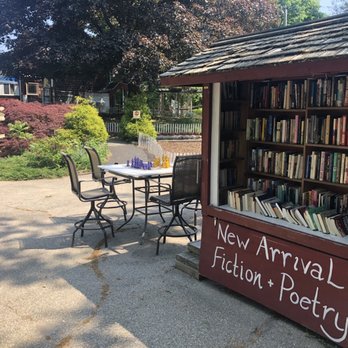 The Book Barn - Used Bookstore Near Me - Niantic, Connecticut