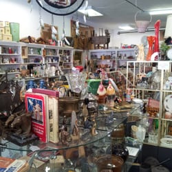 Berg's Ox Yoke New & Used Collectibles