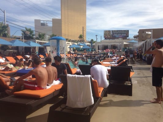 Sapphire Pool & Dayclub by null