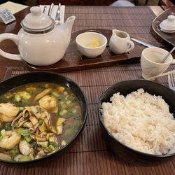 Lemon Leaf - Phed Het Hom Koong delish !
