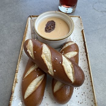 Stillwaters Tavern - St. Petersburg - Warm Pretzels - New American Near Me - St Petersburg, Florida Stillwaters Tavern - St. Petersburg - Warm Pretzels - New American Near Me - St Petersburg, Florida