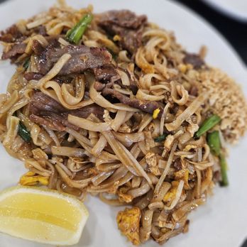 Banana Thai kitchen - Beef Pad Thai - Thai Near Me - Oklahoma City, Oklahoma Banana Thai kitchen - Beef Pad Thai - Thai Near Me - Oklahoma City, Oklahoma
