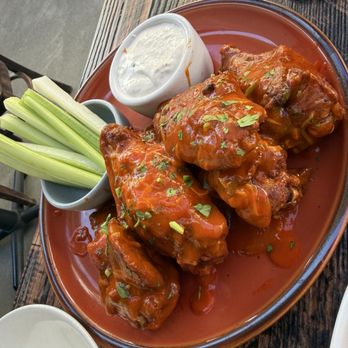 Robert’s Tropical Table - Garlic wings - Tapas Bars Near Me - Calistoga, California