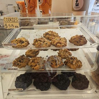 L'moon Creamery - Pasadena - Cookies - Ice Cream & Frozen Yogurt Near Me - Pasadena, California L'moon Creamery - Pasadena - Cookies - Ice Cream & Frozen Yogurt Near Me - Pasadena, California