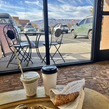 FeelLove Coffee Snow Canyon - Virdi 12oz Almond Croissant  Pumpkin Cookie Butter Latte * awesome view with outside seating, too - Coffee & Tea Near Me - Ivins, Utah