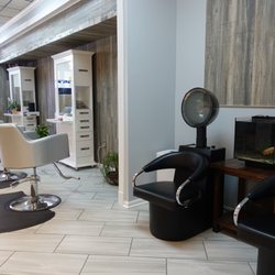 Chique nails and spa - Hair salon