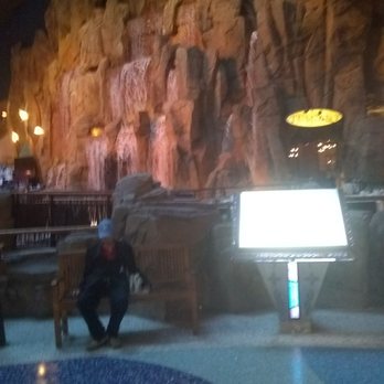 Mohegan Sun - Definitely dine at the beautiful Tuscany gorgeous waterfall views - Hotels Near Me - Uncasville, Connecticut Mohegan Sun - Definitely dine at the beautiful Tuscany gorgeous waterfall views - Hotels Near Me - Uncasville, Connecticut