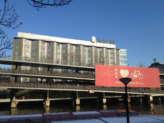 ibis Amsterdam Centre by null