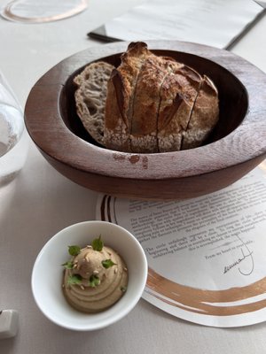 Saint Pierre by null