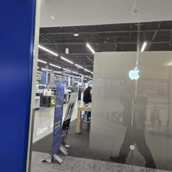 Best Buy - Apple area