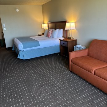 Ebb Tide Oceanfront Inn - Very comfortable couch king size bed, ground floor - Hotels Near Me - Seaside, Oregon Ebb Tide Oceanfront Inn - Very comfortable couch king size bed, ground floor - Hotels Near Me - Seaside, Oregon