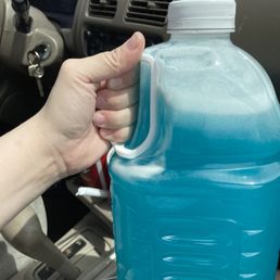 Lemonade and a tiny bit of blue froster drink and I was charged twice for a this refill..