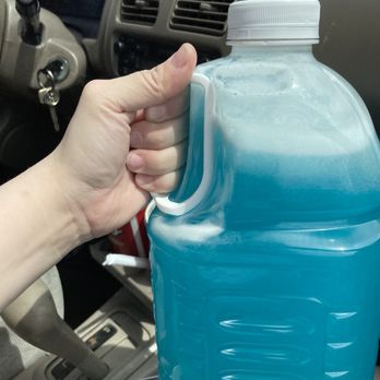 Circle K - Lemonade and a tiny bit of blue froster drink and I was charged twice for a this refill.. - Gas Stations Near Me - Chandler, Arizona