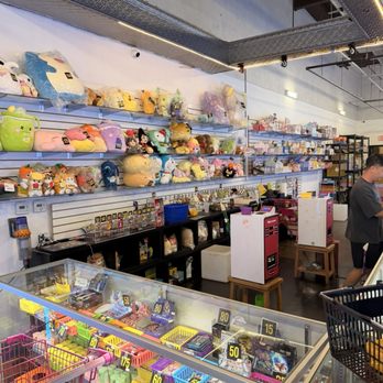 Top Canvas - Arcades Near Me - Tustin, California