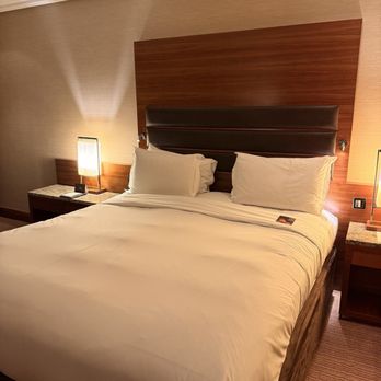 Sofitel - Nice bed - Hotels Near Me - London, XGL Sofitel - Nice bed - Hotels Near Me - London, XGL