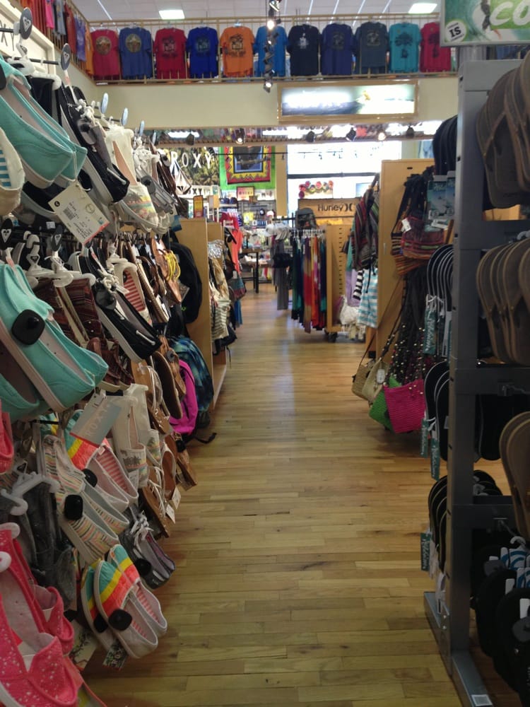 MAUI NIX SURF SHOP Updated September 2024 12 Reviews 717 N