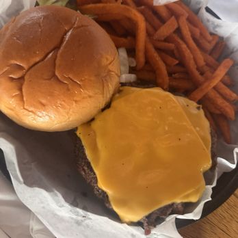 Andrews On the Corner - Burger - New American Near Me - Detroit, Michigan