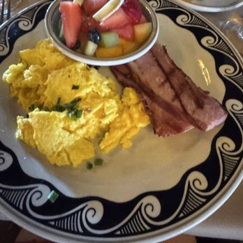 El Tovar Dining Room - Eggs, ham with fruit - American Near Me - Grand Canyon, Arizona