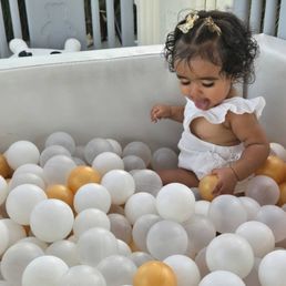 White & gold ball pit White & gold ball pit