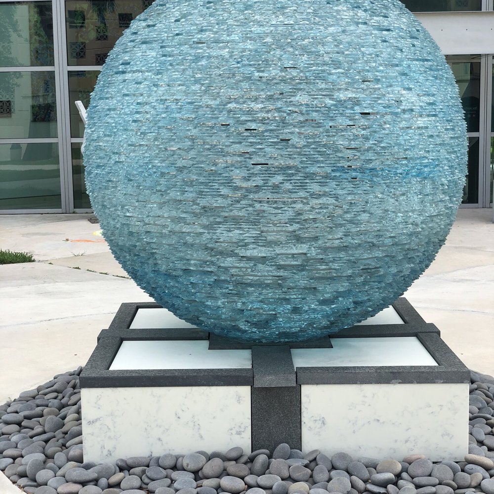 Frost Art Museum - Sculpture outside Patricia & Philip Frost Art Museum - Art Museums Near Me - Miami, Florida
