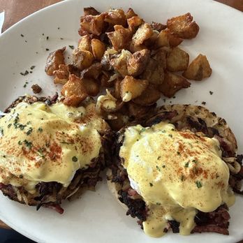 Big Pink - Delicious breakfast - Pizza Near Me - Miami Beach, Florida
