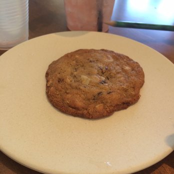 Flower Child - GF chocolate chip cookie - Salad Near Me - Del Mar, California Flower Child - GF chocolate chip cookie - Salad Near Me - Del Mar, California
