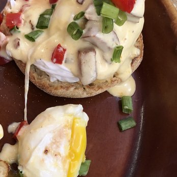 Another Broken Egg Cafe - Breakfast & Brunch Near Me - Clearwater Beach, Florida
