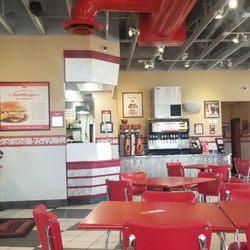 Freddy's Frozen Custard & Steakburgers - Super clean and awesome decorating. Classic 50s diner look.