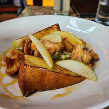Eleven - Chicken with cornbread - New American Near Me - Pittsburgh, Pennsylvania Eleven - Chicken with cornbread - New American Near Me - Pittsburgh, Pennsylvania
