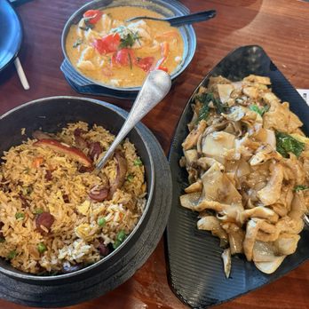 Jellyfish Seafood Bar - Curry, village fried rice and noodles - Seafood Near Me - Gilroy, California Jellyfish Seafood Bar - Curry, village fried rice and noodles - Seafood Near Me - Gilroy, California