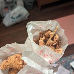 Vivi Bubble Tea - Garlic wings and popcorn chicken