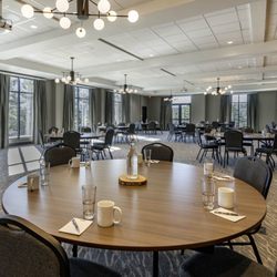 Cambria Hotel Lake Placid - Lakeside Resort - Meeting and banquet space