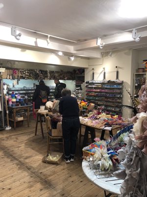 V V Rouleaux by null