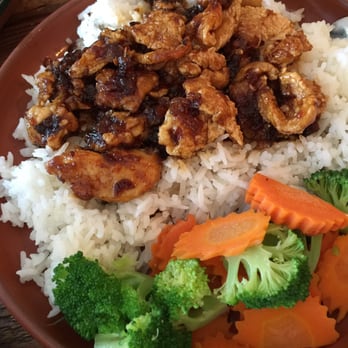 Wild Rose Northern Thai Eats - Tamarind chicken - Thai Near Me - Bend, Oregon