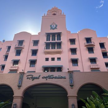 Mai Tai Bar - Hotel it's located in - Cocktail Bars Near Me - Honolulu, Hawaii
