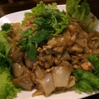 SriPraPhai Thai Restaurant - Flat noodle fried - Thai Near Me - Woodside, New York SriPraPhai Thai Restaurant - Flat noodle fried - Thai Near Me - Woodside, New York