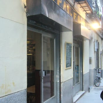 Tapas y Fotos - Dive Bars Near Me - Madrid, M Tapas y Fotos - Dive Bars Near Me - Madrid, M
