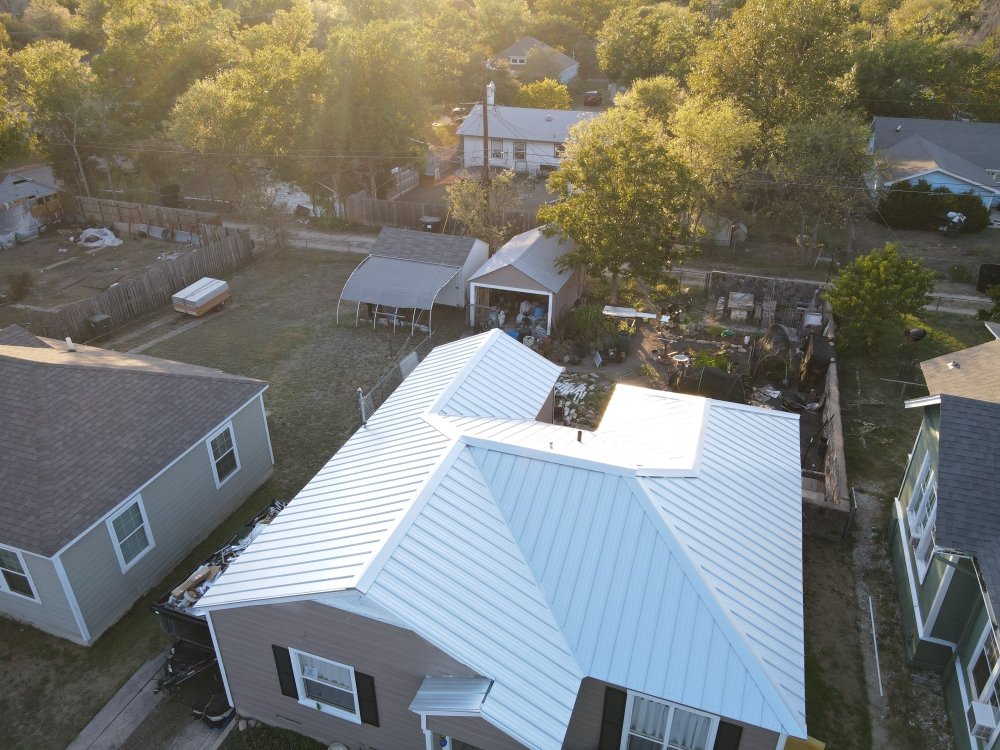 Slide of Xtreme Roofing