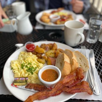 Red House Cafe - Classic Country Breakfast - Breakfast & Brunch Near Me - Pacific Grove, California Red House Cafe - Classic Country Breakfast - Breakfast & Brunch Near Me - Pacific Grove, California
