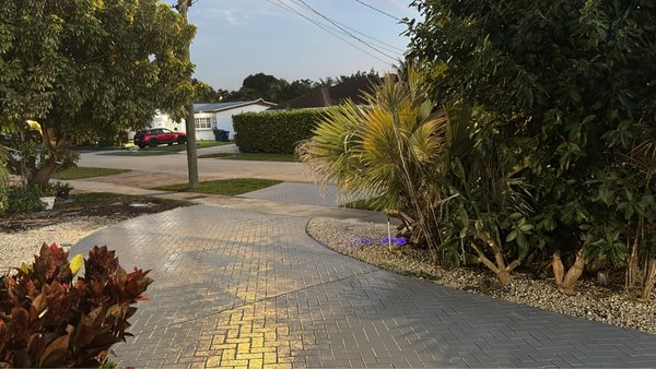 Pressure Washing Jobs - Here are some photos of our latest pressure washing jobs. Call us for a free quote today!