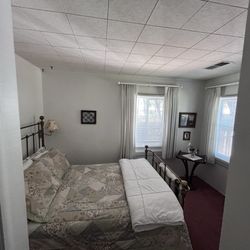 Trailside Inn - Second bedroom